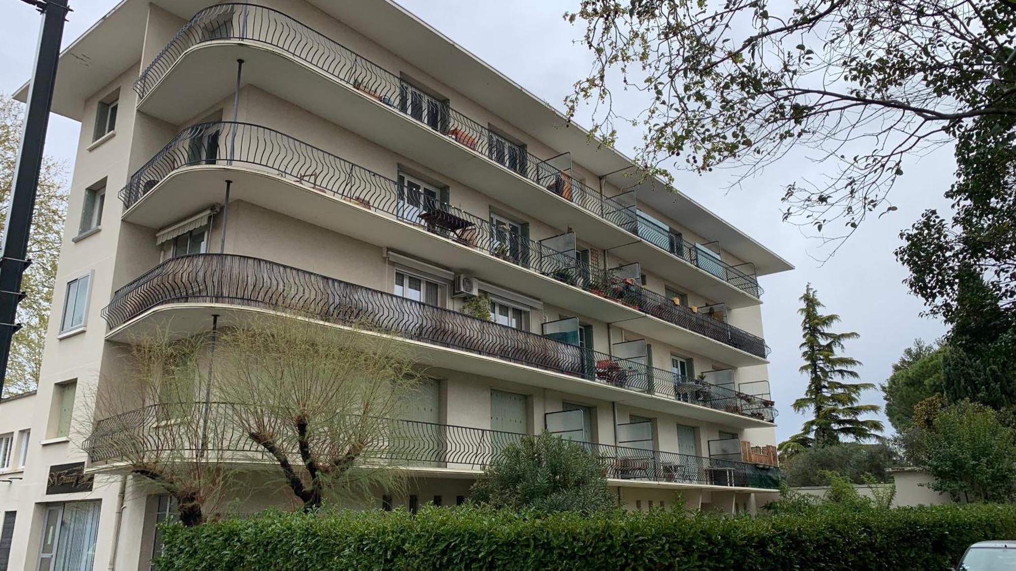 Au Calme De L'Iris - Clim - Garage - Wifi - Tramway Apartment Avignon Exterior foto